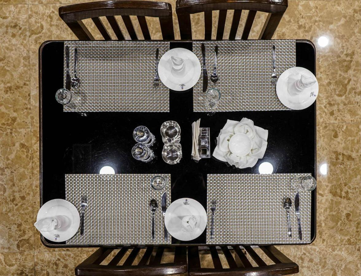 The Grand Kaisar Hotell Srīnagar Eksteriør bilde