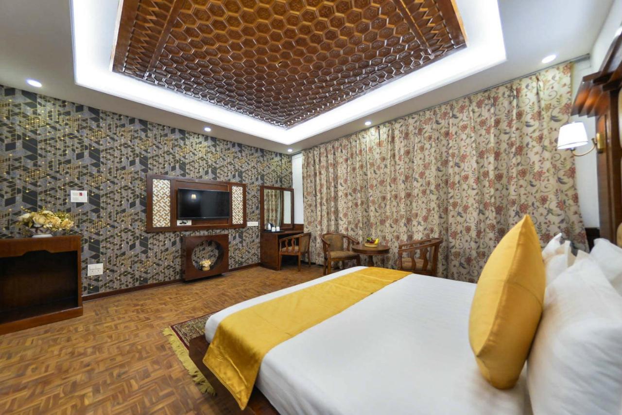 The Grand Kaisar Hotell Srīnagar Eksteriør bilde