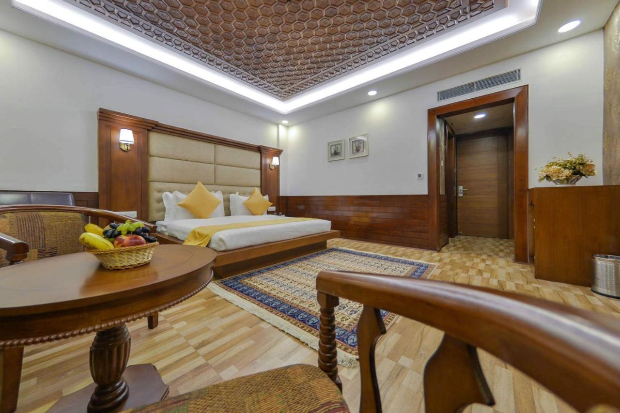 The Grand Kaisar Hotell Srīnagar Eksteriør bilde