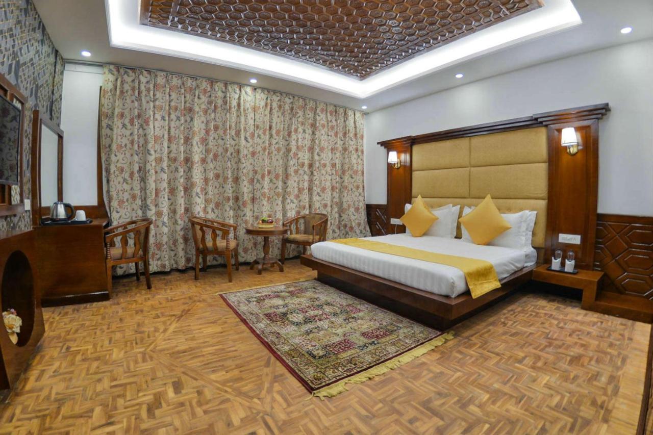 The Grand Kaisar Hotell Srīnagar Eksteriør bilde